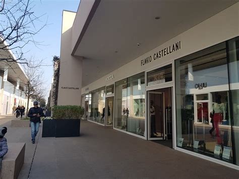 outlet settimo torinese negozio gucci|Torino Outlet Village: negozi, marchi, orari, giorni di .